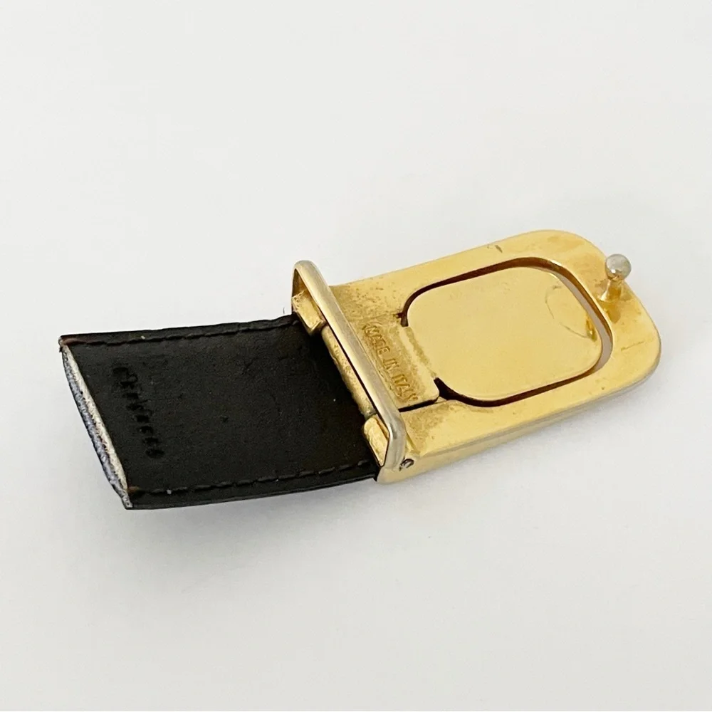 Burberry gold tone nova check knight buckle vintage unisex